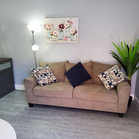 Habitacion Privada Cerca De Todo タンパ エクステリア 写真