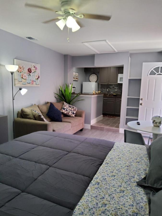 Habitacion Privada Cerca De Todo タンパ エクステリア 写真