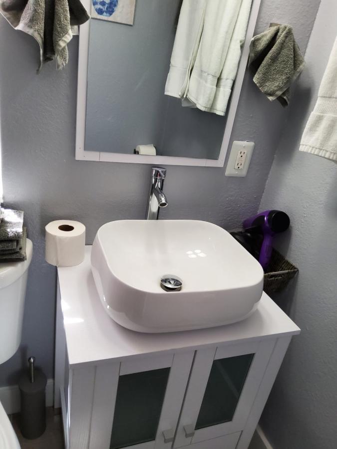 Habitacion Privada Cerca De Todo タンパ エクステリア 写真