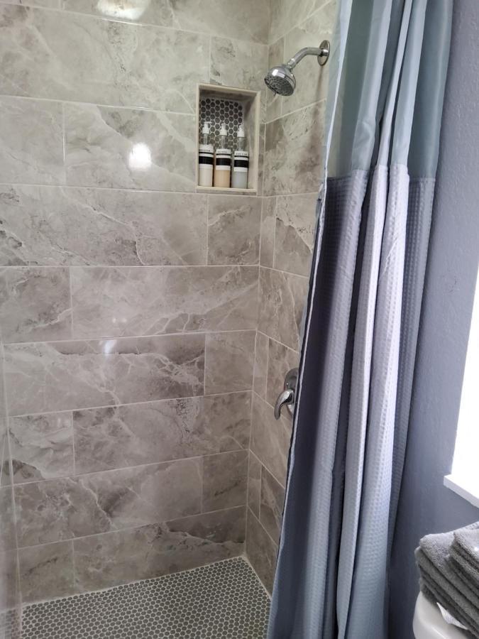 Habitacion Privada Cerca De Todo タンパ エクステリア 写真