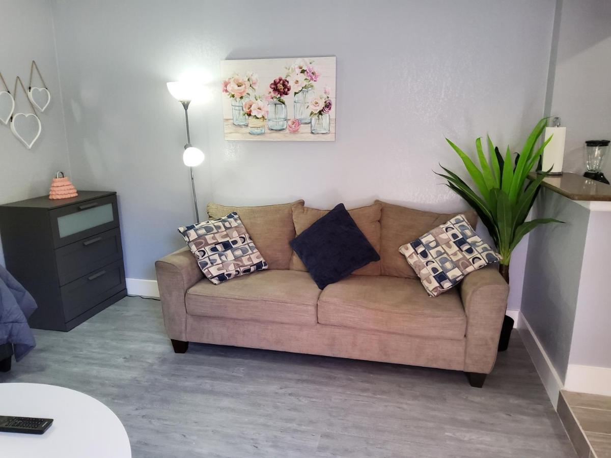 Habitacion Privada Cerca De Todo タンパ エクステリア 写真