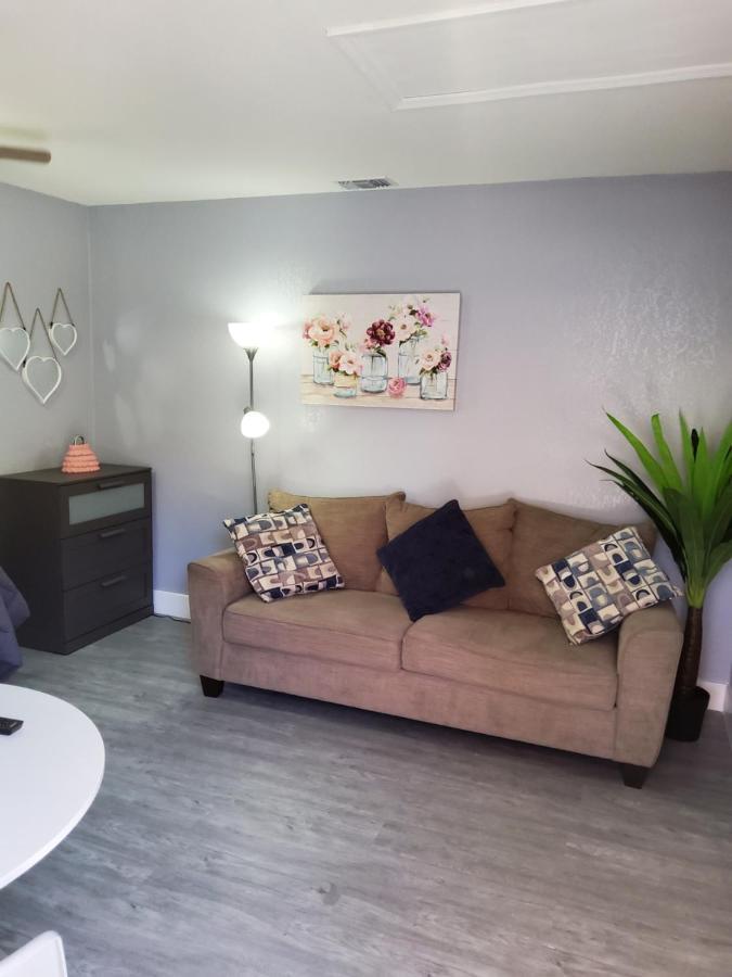 Habitacion Privada Cerca De Todo タンパ エクステリア 写真