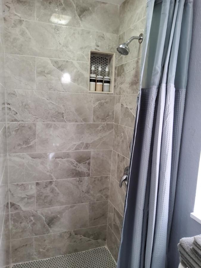 Habitacion Privada Cerca De Todo タンパ エクステリア 写真